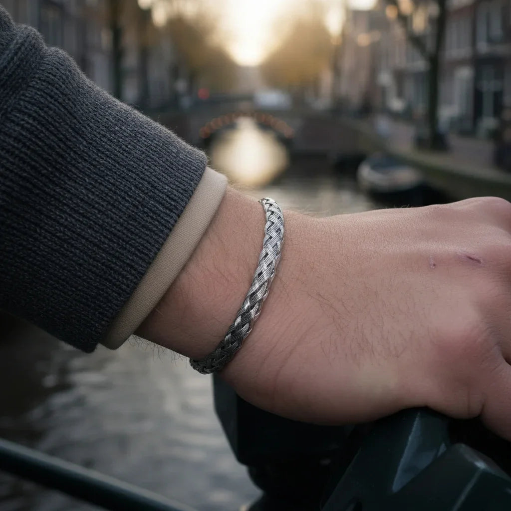 Wire Bracelet (Silver)