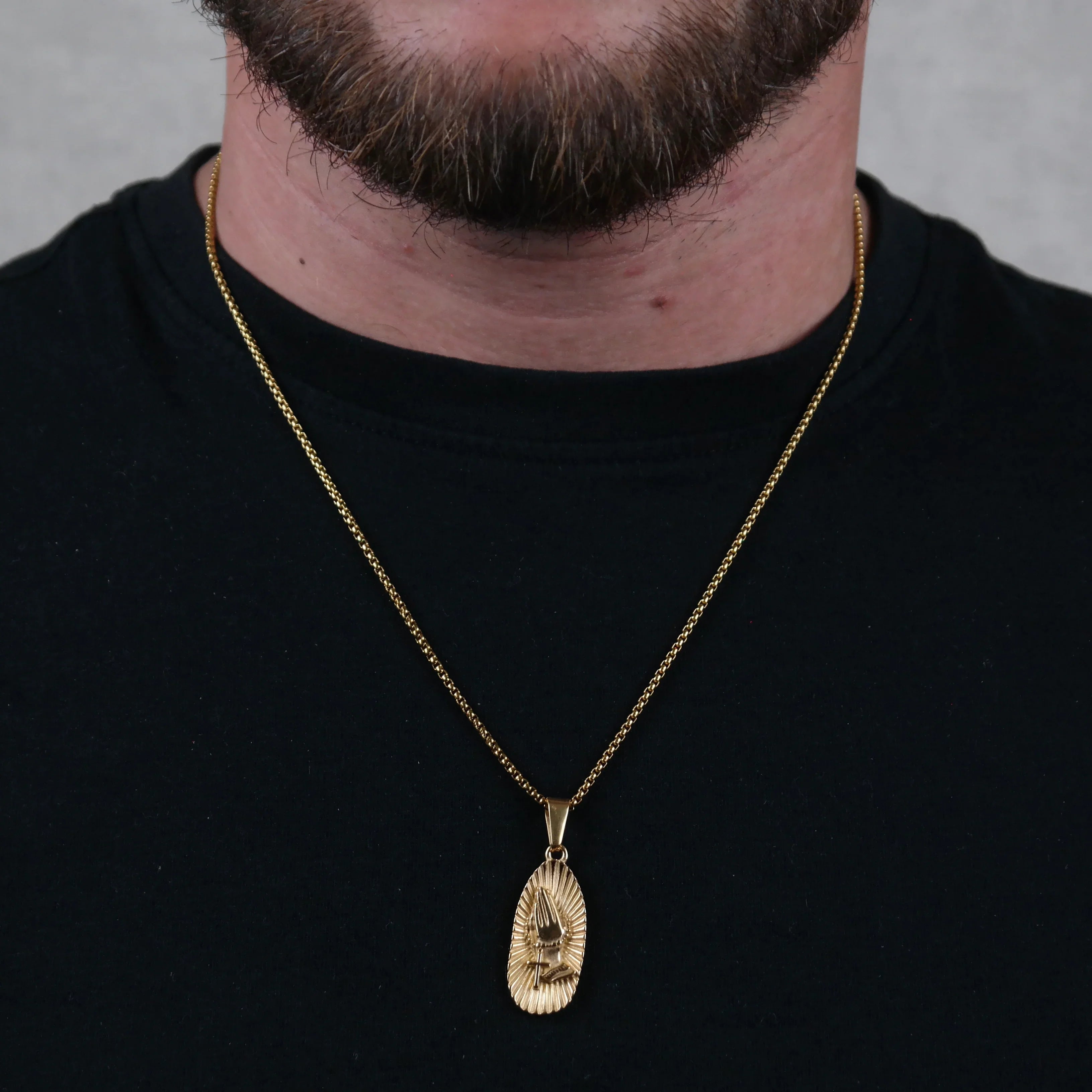 Praying Hands Pendant (Gold)