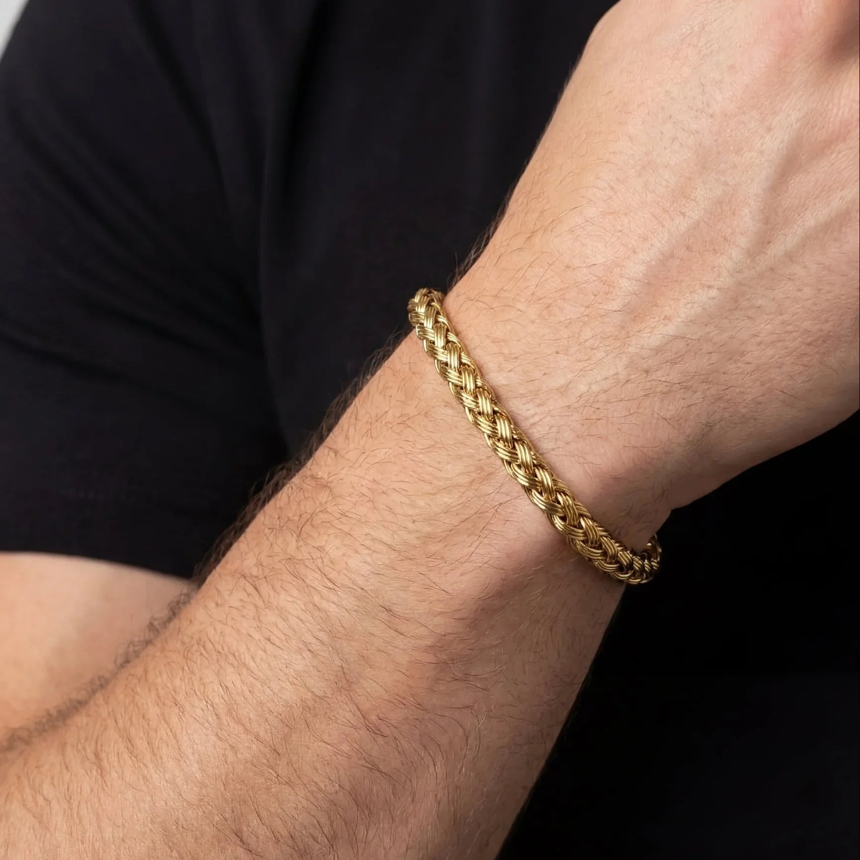 Wire Bracelet (Gold)