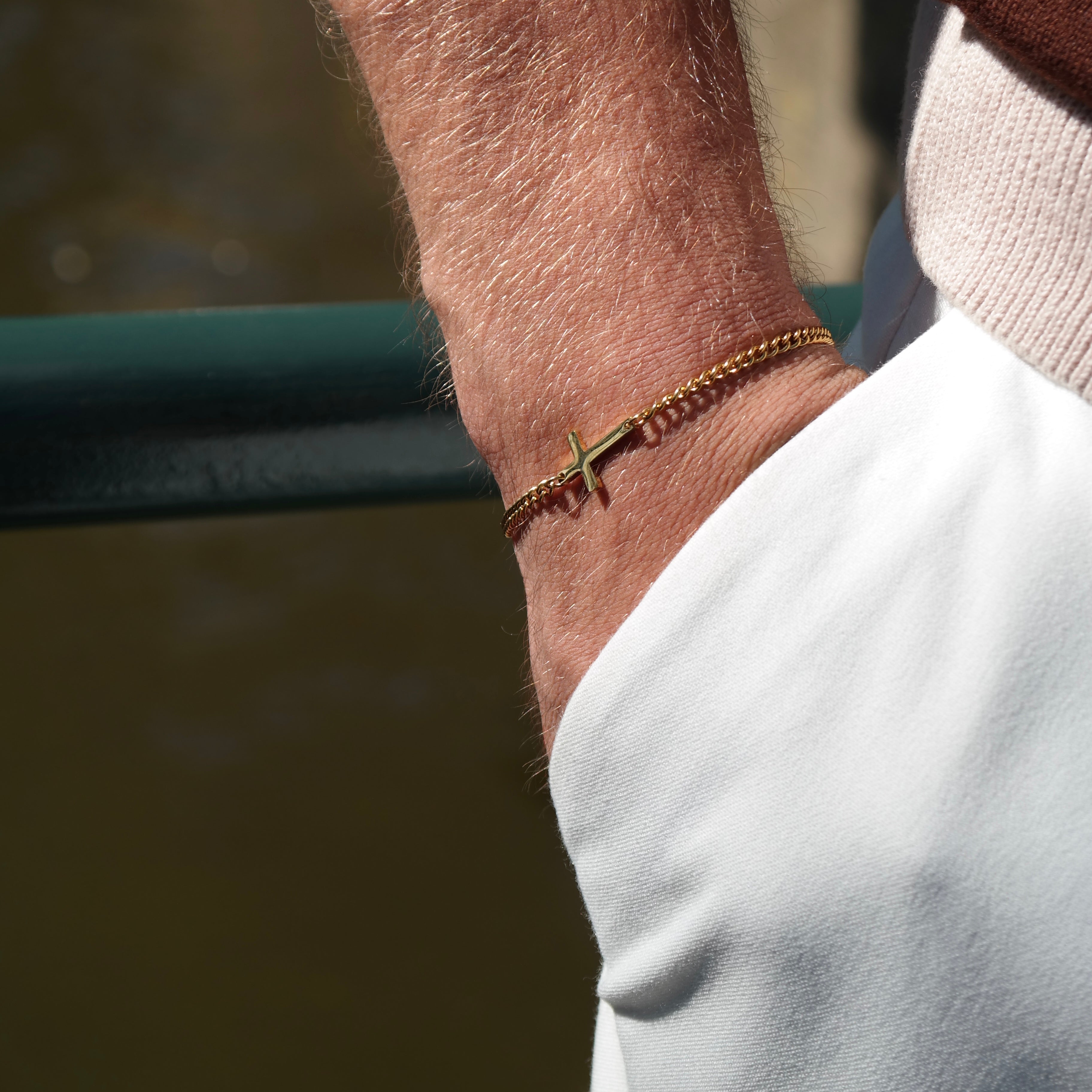 Cross Bracelet 2MM (gold)