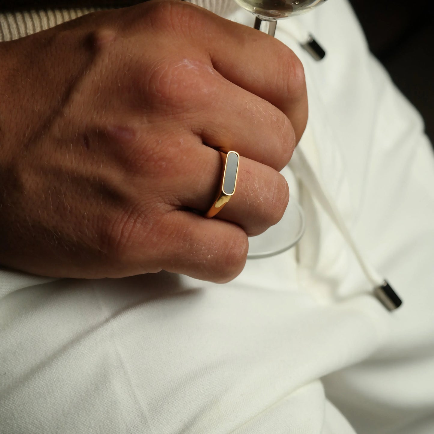 Onyx round Stone ring (gold)