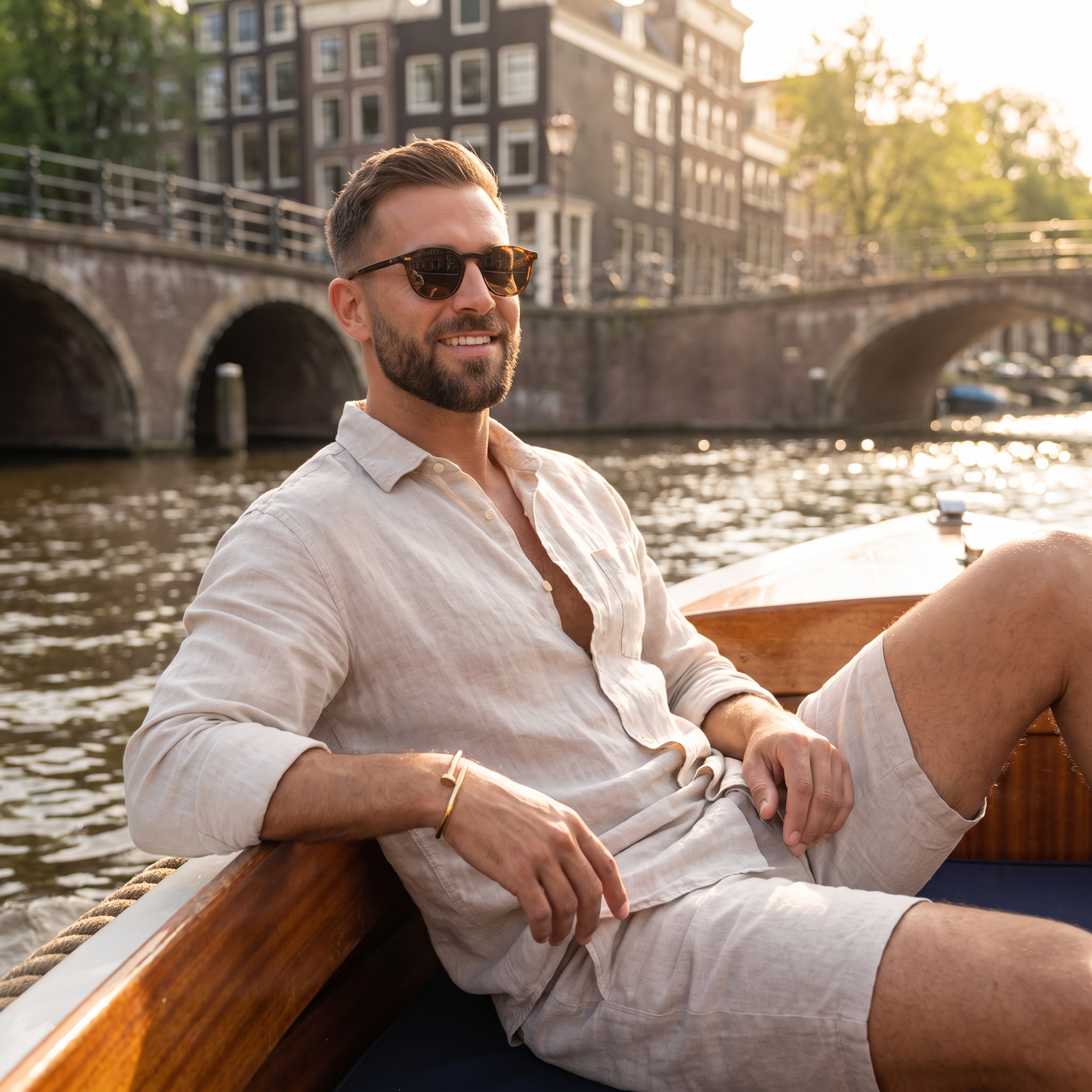 Signature Nail Armband goud - lifestyle