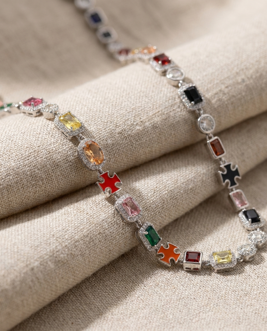 Royal Gemstone Necklace Silver - macro