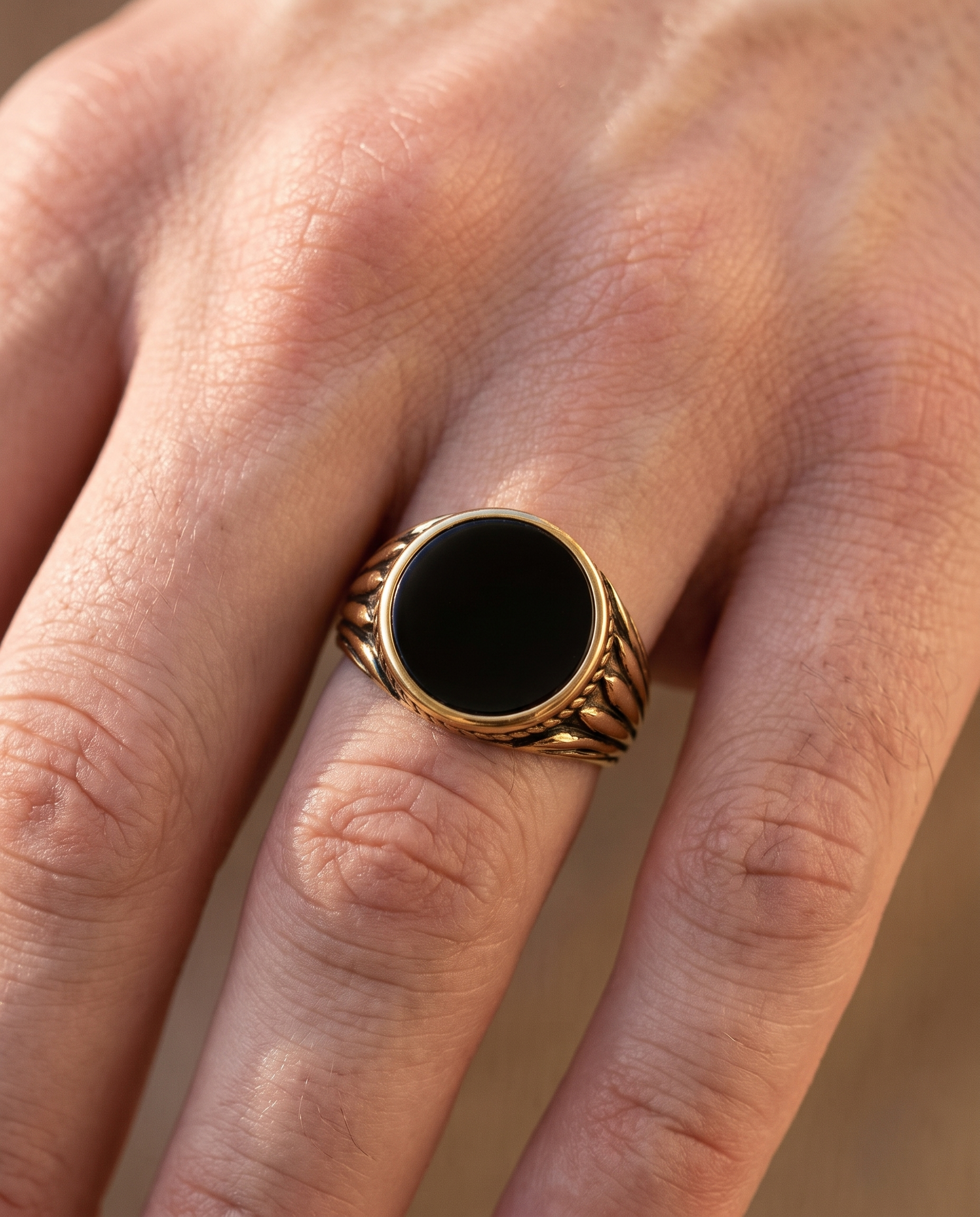 Onyx Stone Ring (Gold) - Worn detail
