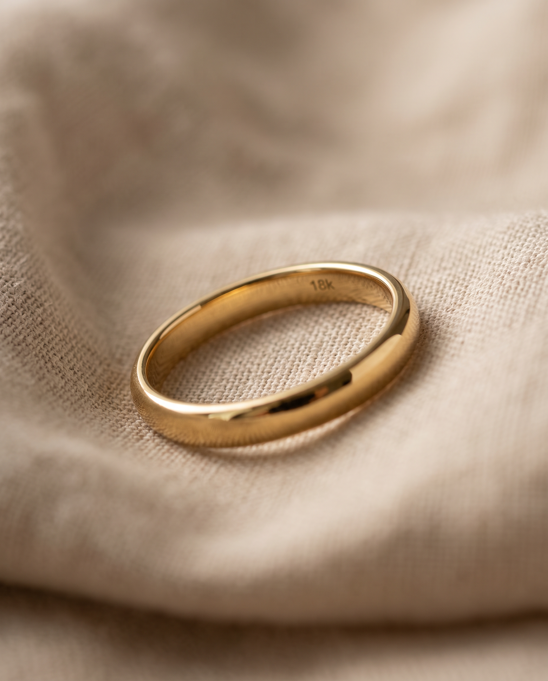 Round Band Ring (Gold) - Macro