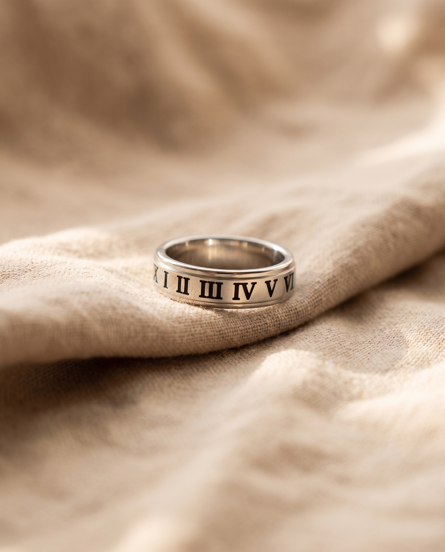 Rome ring (silver) - Macro
