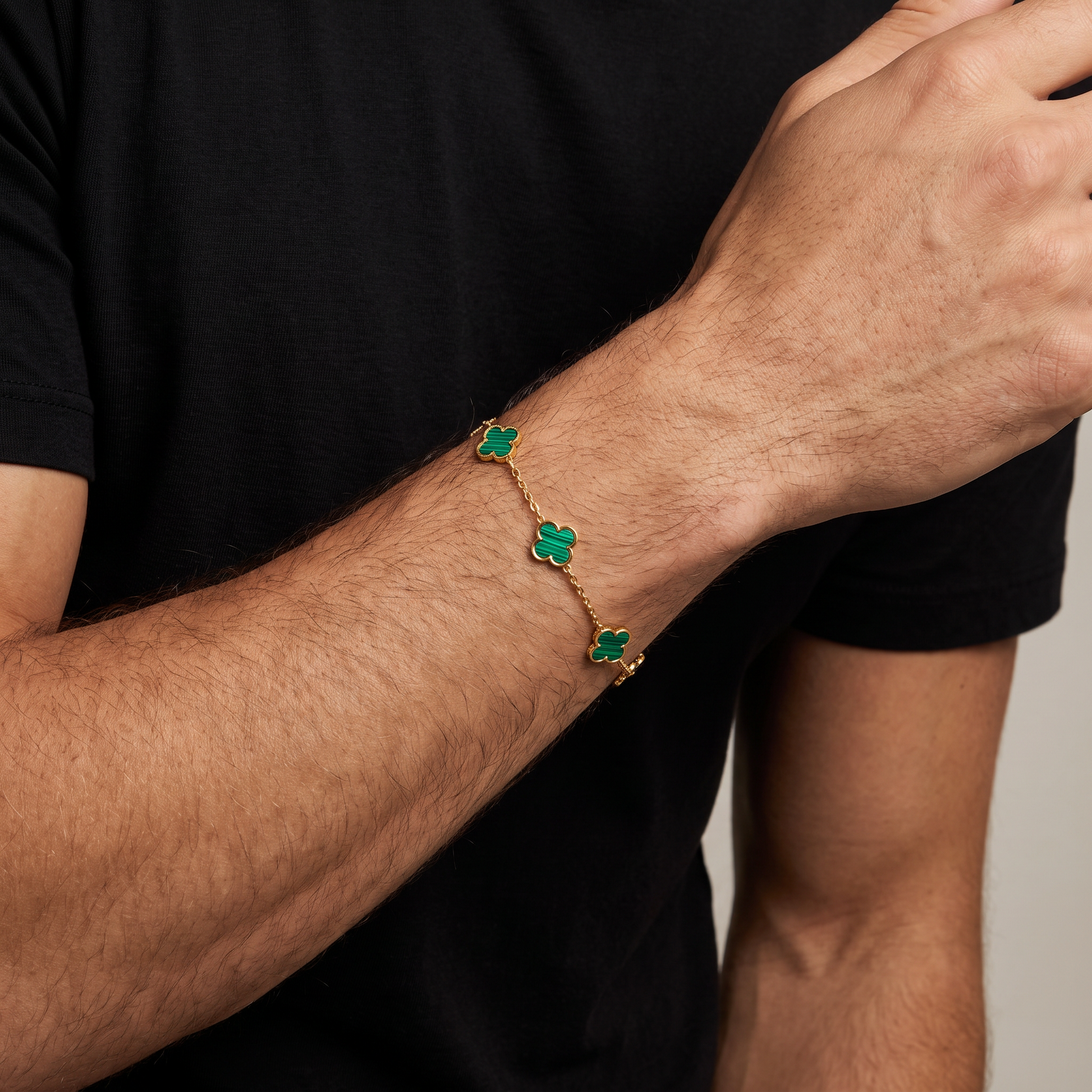 Fortuna Klaver Bracelet groen goud - gedragen