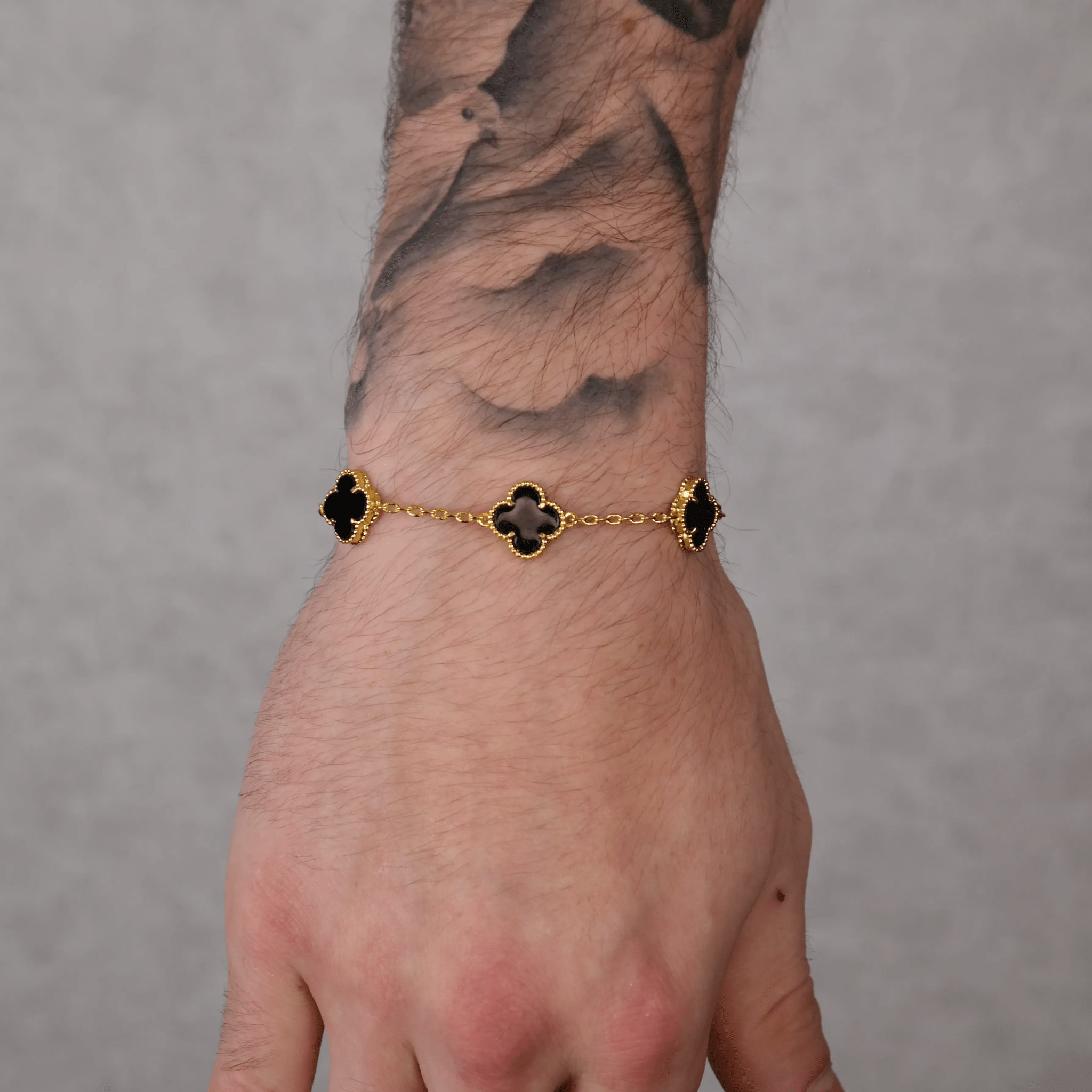 Lucky Charm Black (Gold) - DeRuiterDR.